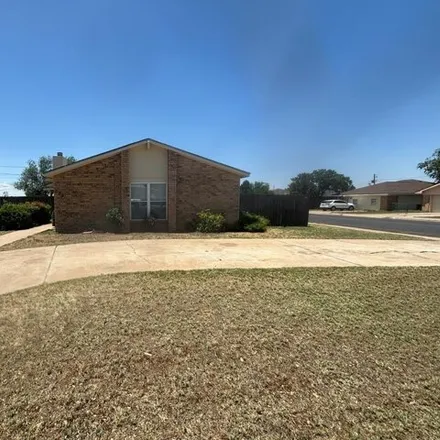 Rent this 1 bed house on 904 North Bentwood Drive in Midland, TX 79703
