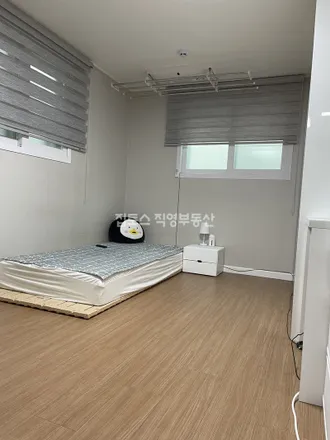 Rent this studio apartment on 서울특별시 관악구 신림동 88-95