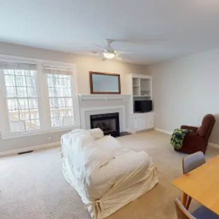 Image 1 - 118 Windbyrne Drive, East Cary, Cary - Apartment for sale