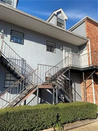 Rent this 2 bed condo on 3629 Ridgelake Drive in Metairie, LA 70002