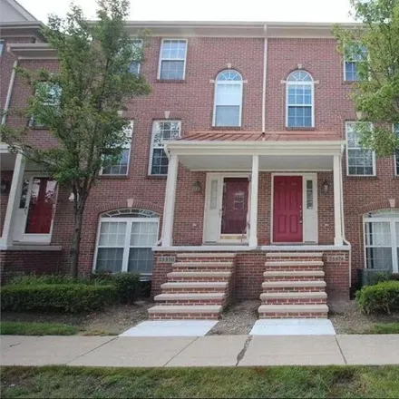 Rent this 3 bed condo on 25552 Saint James in Southfield, MI 48075