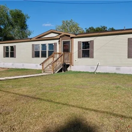 Buy this studio apartment on 737 South Gonzales Street in Cuero, TX 77954