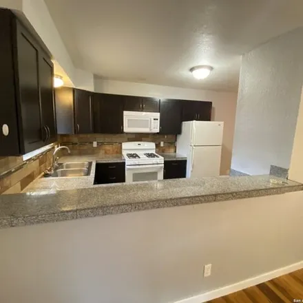 Image 2 - 207 Natalen Street, San Antonio, TX 78209, USA - Apartment for rent