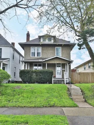 Buy this 5 bed house on 313 East Northwood Avenue in Columbus, OH 43201