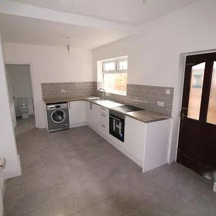 Rent this 3 bed townhouse on Edward Street in Rugby, CV21 2BL