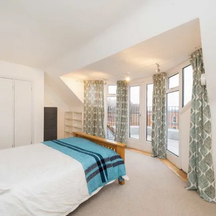 Image 4 - Heathway Court, Finchley Road, Childs Hill, London, NW11 8DG, United Kingdom - Apartment for rent