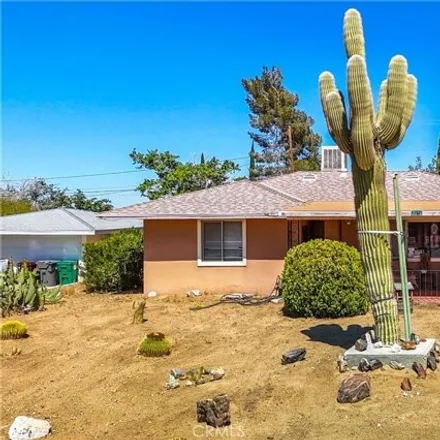 Image 3 - 7565 Condalia Ave, Yucca Valley, California, 92284 - House for sale