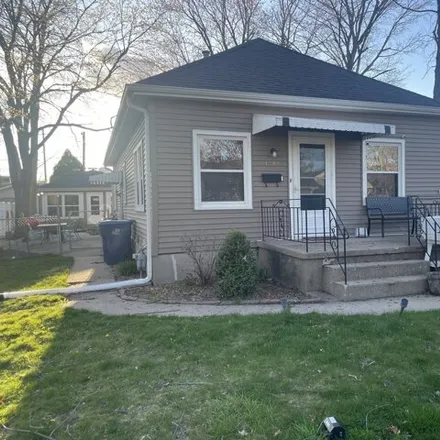 Buy this 3 bed house on 1849 Hennepin Street in LaSalle, IL 61301