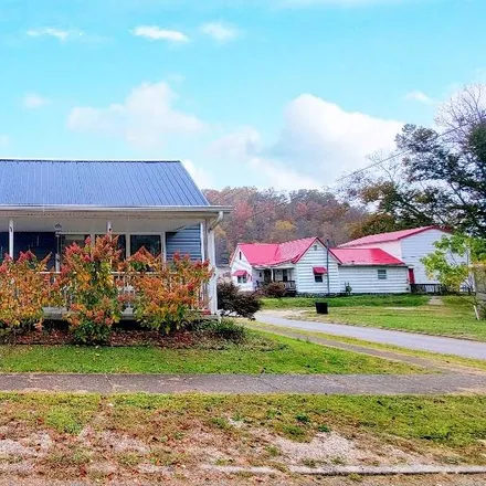 Buy this studio house on 437 North Rice Avenue in Louisa, Lawrence County