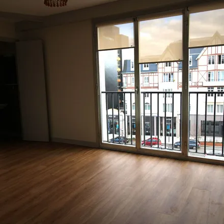 Rent this 3 bed apartment on 3 Rue Bel-Orient in 22000 Saint-Brieuc, France