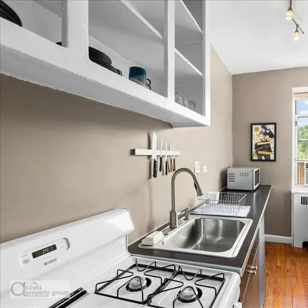 Image 3 - 585 West 214th Street, New York, NY 10034, USA - Condo for sale
