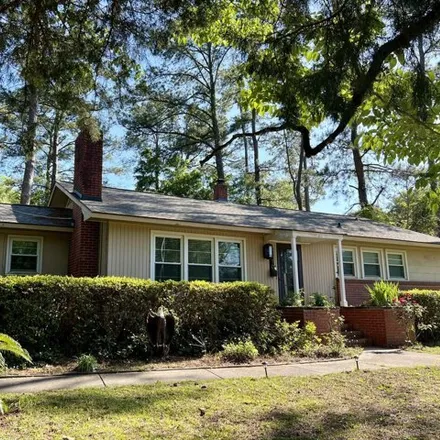 Buy this 3 bed house on 1906 Pine Court North in Beaufort, SC 29902