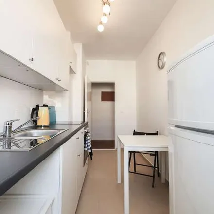 Rent this 3 bed apartment on Neumark-Grundschule in Steinmetzstraße 46-50, 10783 Berlin