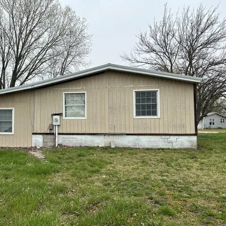 Image 2 - 386 East 2nd Avenue, Caney, Montgomery County, KS 67333, USA - House for sale