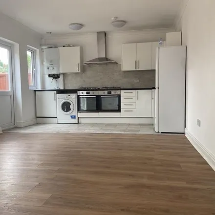 Rent this 5 bed apartment on Devonshire Hill Lane in London, N17 7NN