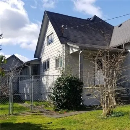 Buy this 4 bed house on 912 2nd Street in Cosmopolis, Grays Harbor County