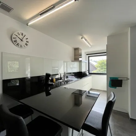 Rent this 3 bed apartment on Weidestraat 36A in 9620 Strijpen, Belgium
