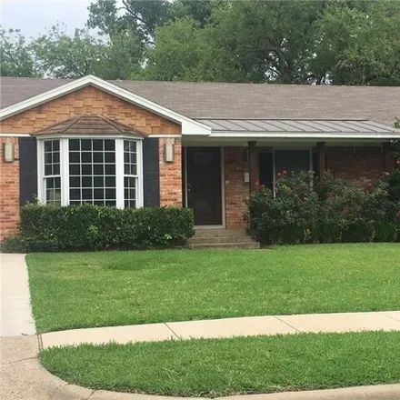 Rent this 3 bed house on 7017 Haverford Road in Dallas, TX 75214