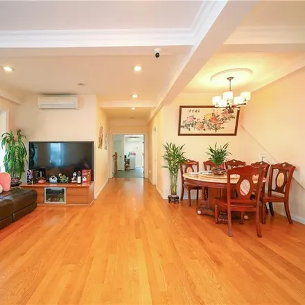 Image 6 - 47 Bay 25th Street, New York, NY 11214, USA - Townhouse for sale