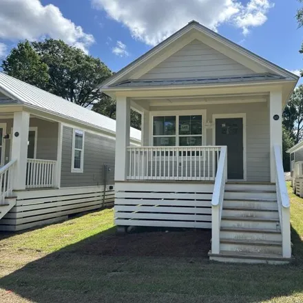 Rent this 2 bed house on 154 North 7th Street in DeFuniak Springs, FL 32433
