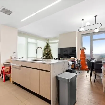 Image 4 - Tangram House South, 133-27 39th Avenue, New York, NY 11354, USA - Condo for sale