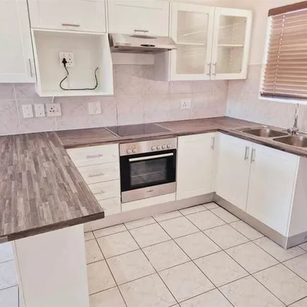 Image 2 - Klipview Road, South View, Gauteng, 2059, South Africa - Apartment for rent