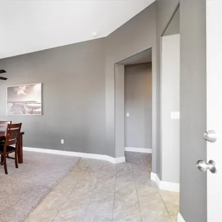 Image 5 - 2099 Summer Blossom Court, Las Vegas, NV 89134, USA - House for sale