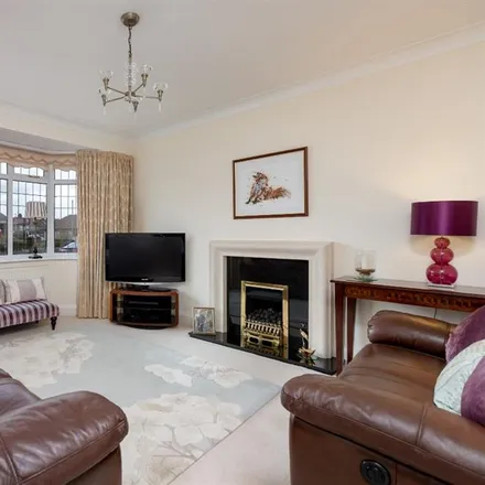 Image 2 - Draycote Crescent - House for sale