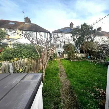 Image 7 - Willow Close, Leigh on Sea, SS9 5XE, United Kingdom - House for sale