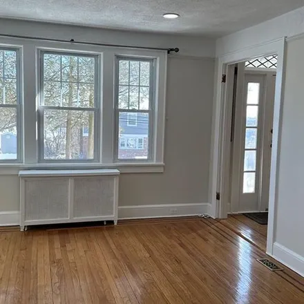 Rent this 3 bed apartment on 184 Old Mamaroneck Road in Ridgeway, City of White Plains