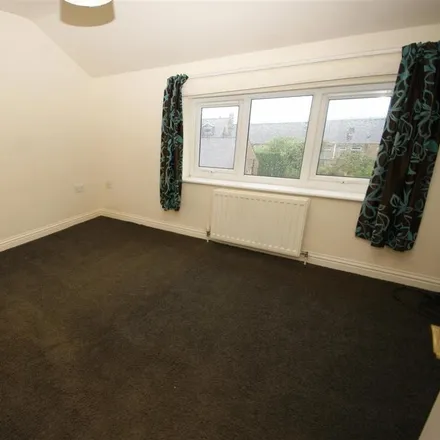 Image 6 - unnamed road, Hipperholme, HX3 8NB, United Kingdom - Townhouse for rent