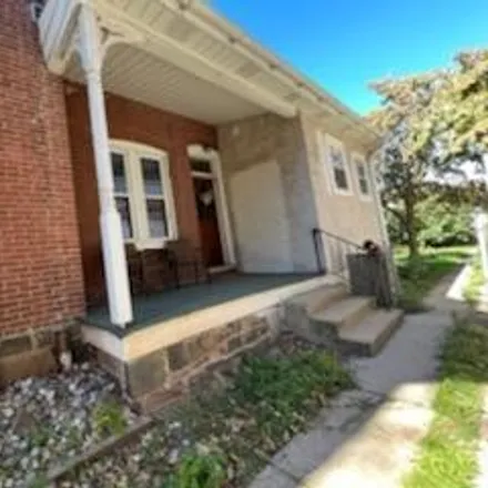 Image 1 - 369 2nd Avenue, Phoenixville, PA 19460, USA - Townhouse for rent