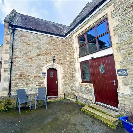 Rent this 2 bed townhouse on Bradwell Road in Ilfracombe, EX34 8BY