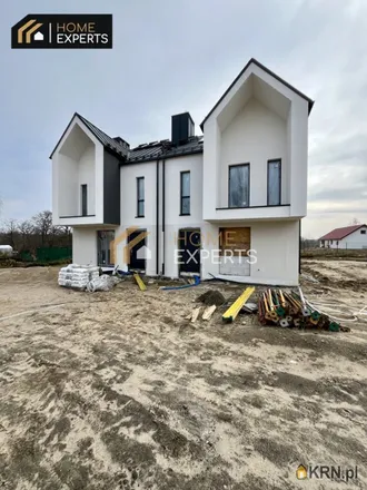 Buy this 5 bed house on Szkoła Podstawowa w Tuchomiu in Gdyńska 106, 89-209 Tuchom