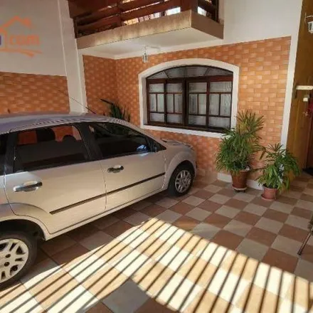 Buy this 3 bed house on Rua Newton Vieira Novaes in Quinta das Flores, São José dos Campos - SP
