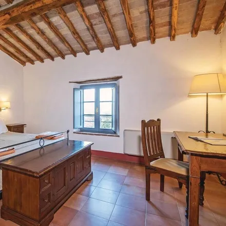 Rent this 6 bed house on 53011 Castellina in Chianti SI