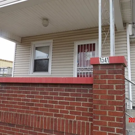 Image 2 - Fourth Space Games, 8th Street, Portsmouth, OH 41175, USA - House for sale