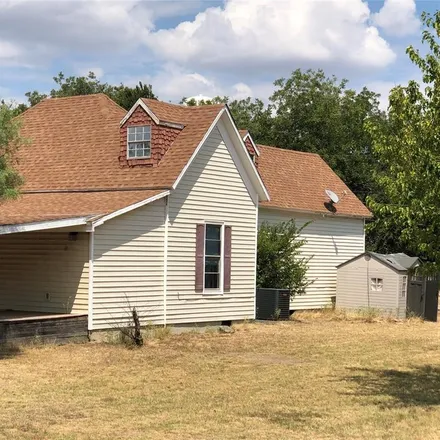 Buy this 5 bed house on 599 South 2nd Street in Clyde, Callahan County