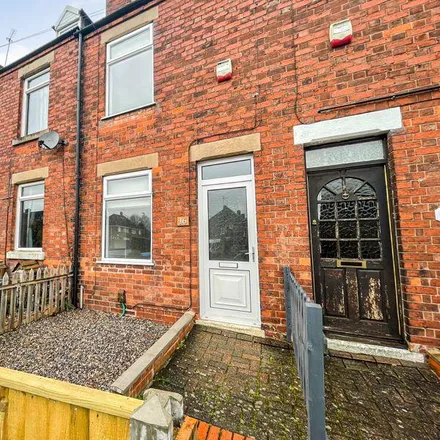 Rent this 3 bed townhouse on Ladybrook Lane in Mansfield Woodhouse, NG18 5JA