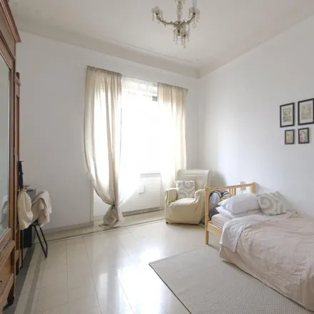Rent this 4 bed room on ristorante giapponese sushime in Via Catania, 22