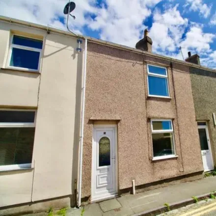 Rent this 2 bed townhouse on Henwalia in Caernarfon, LL55 2LB