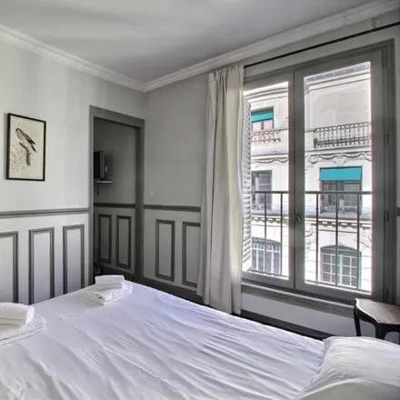 Image 3 - 20 Rue du Louvre, 75001 Paris, France - Apartment for rent