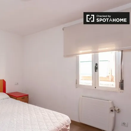 Rent this 4 bed room on Calle Amapola in 2, 28903 Getafe