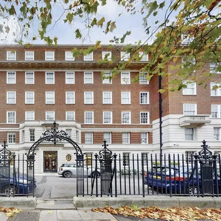 Rent this 6 bed apartment on Abbey Lodge in Park Road, London