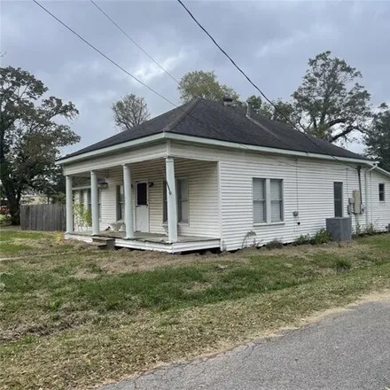 Buy this 3 bed house on Steele Street in Sour Lake, Hardin County
