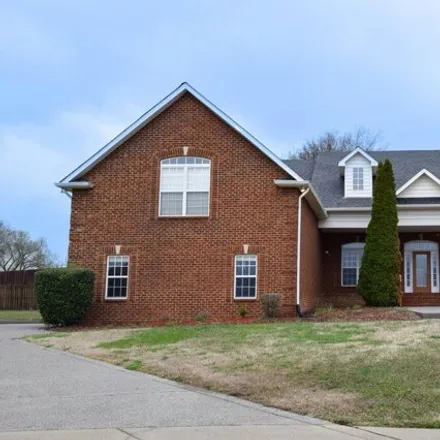 Buy this 4 bed house on 901 Westbrook Drive in Gallatin, TN 37066