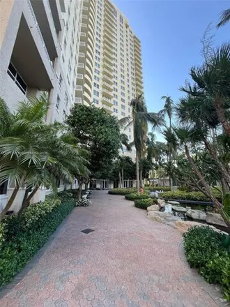 Buy this 2 bed condo on 19501 West Country Club Drive in Aventura, FL 33180