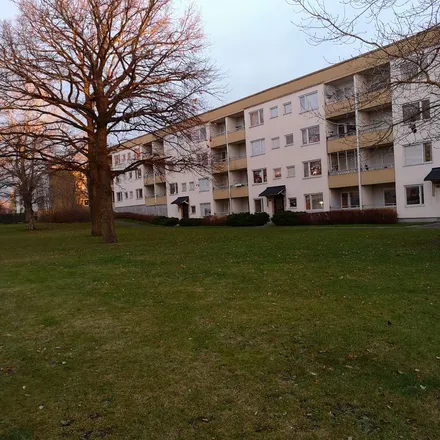 Rent this 3 bed apartment on Agneshögsgatan in 501 72 Motala, Sweden