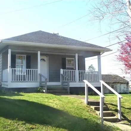 Buy this 2 bed house on 1400 Edgeworth Avenue in Cambridge, OH 43725