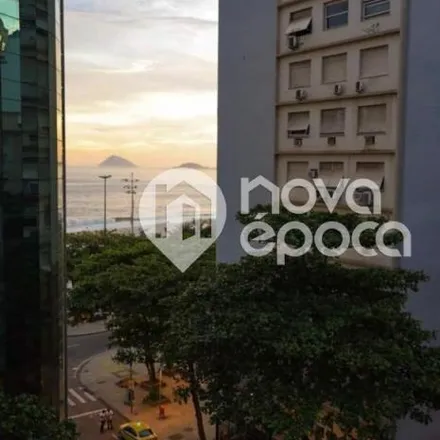 Buy this 3 bed apartment on Ponto Final: Linha 472 in Rua Gustavo Sampaio, Leme
